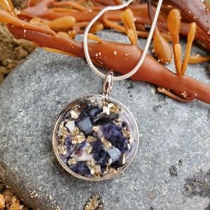 Shell and glitter necklace